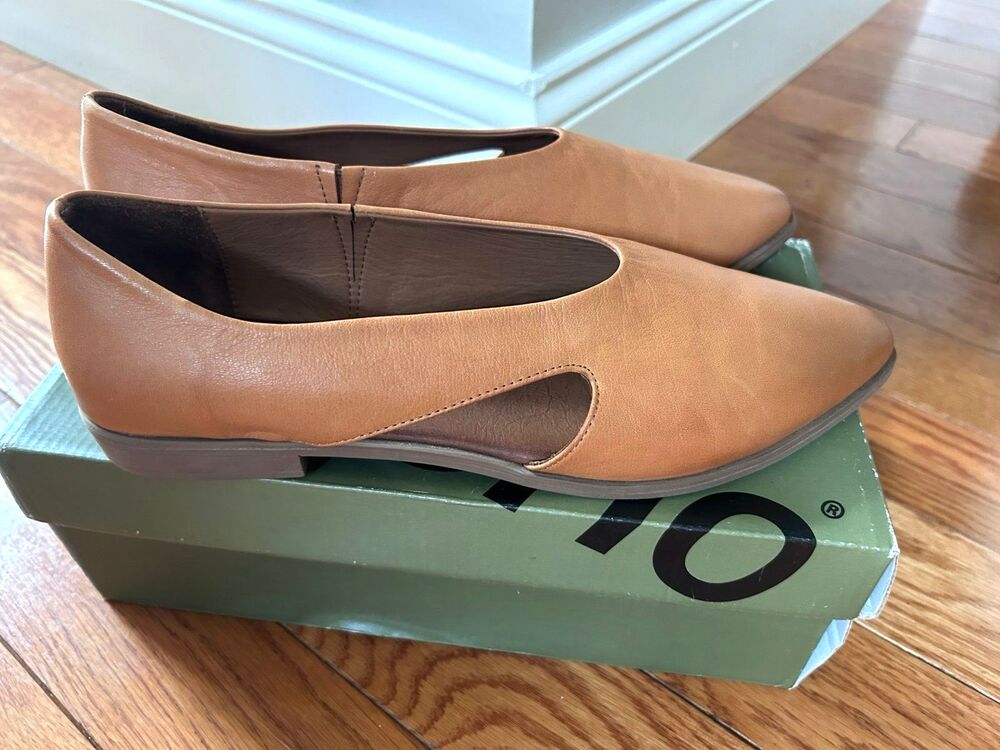 Bueno "Bardot" Tan Leather Cutout Pointed Toe Flats Shoes w/ Box Size 41 / US 10